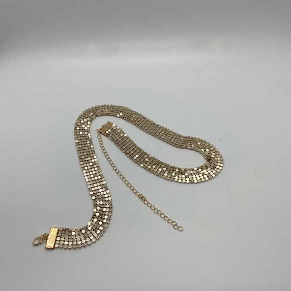 5/$25 β’ Thigh Chain Gold Tone - Picture 6 of 8